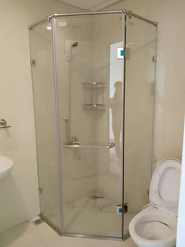 Tổng hợp mẫu cabin phòng tắm kính 135 độ đẹp nhất 2021