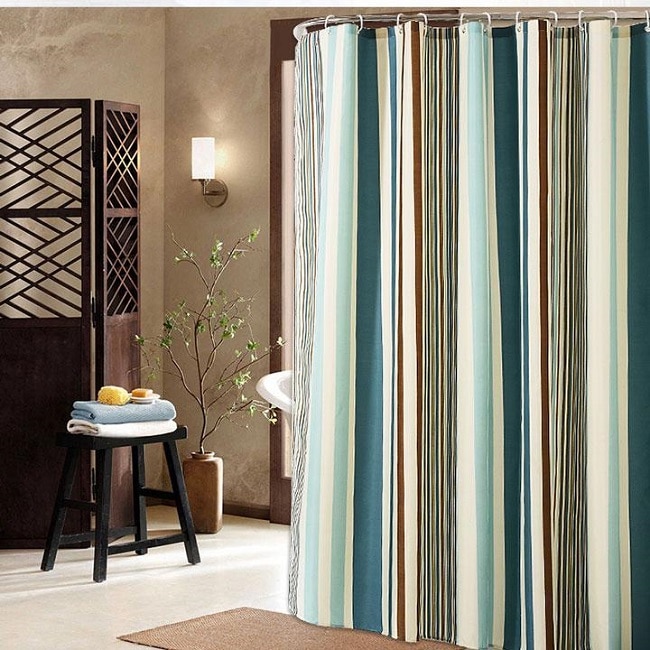 Rèm phòng tắm chống thấm cao cấp với gam màu xanh kẻ kèm móc