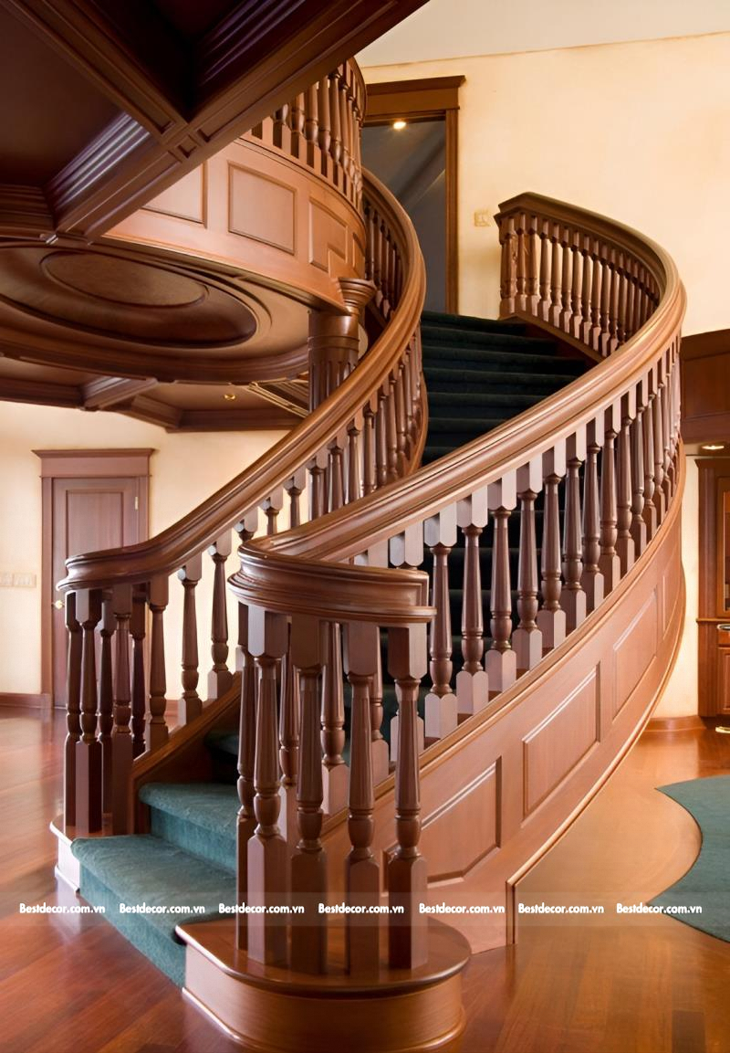 Cầu thang bằng gỗ thiết kế cầu kỳ, họa tiết uốn lượn